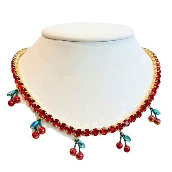 🔹️ Betsey Johnson 🔹️red rhinestone and cherry statement necklace NWT ✨️🍒 - Picture 2 of 4